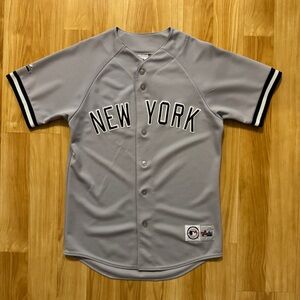 Majestic New York Yankees MLB Blank Baseball Jersey- Men’s Medium